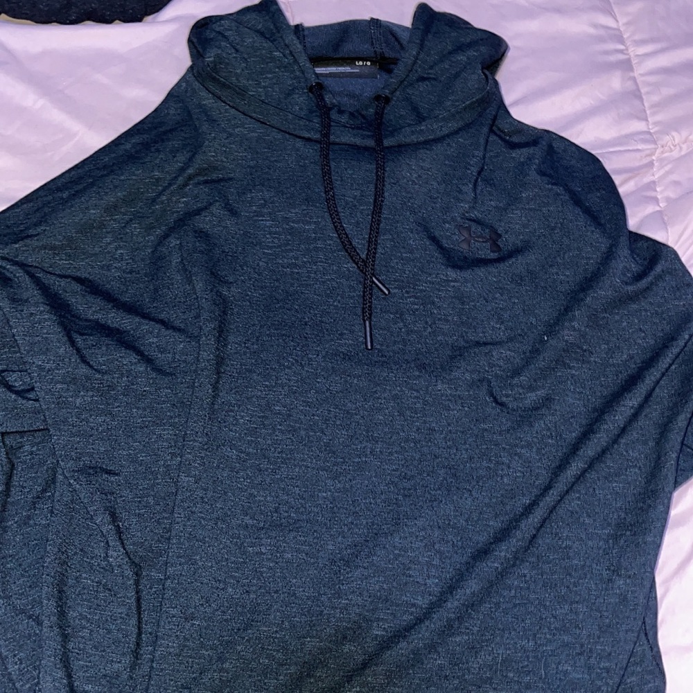 BRAND NEW UNDER ARMOR HOODIE.